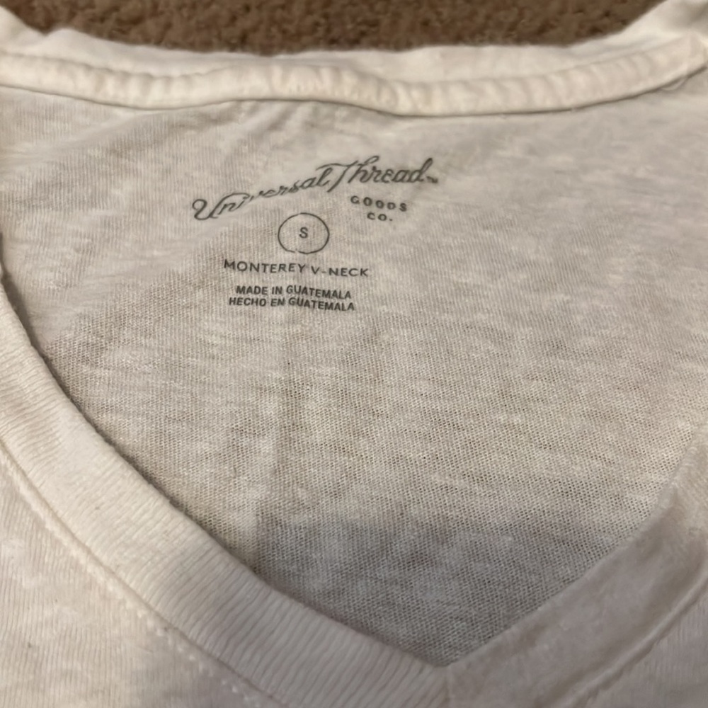 Universal Thread v-neck - Picture 2 of 6